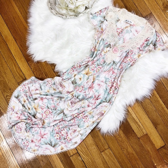 SOLD🌹Vtg Christian Dior Silky Floral Print Slip🌹 - Picture 2 of 5